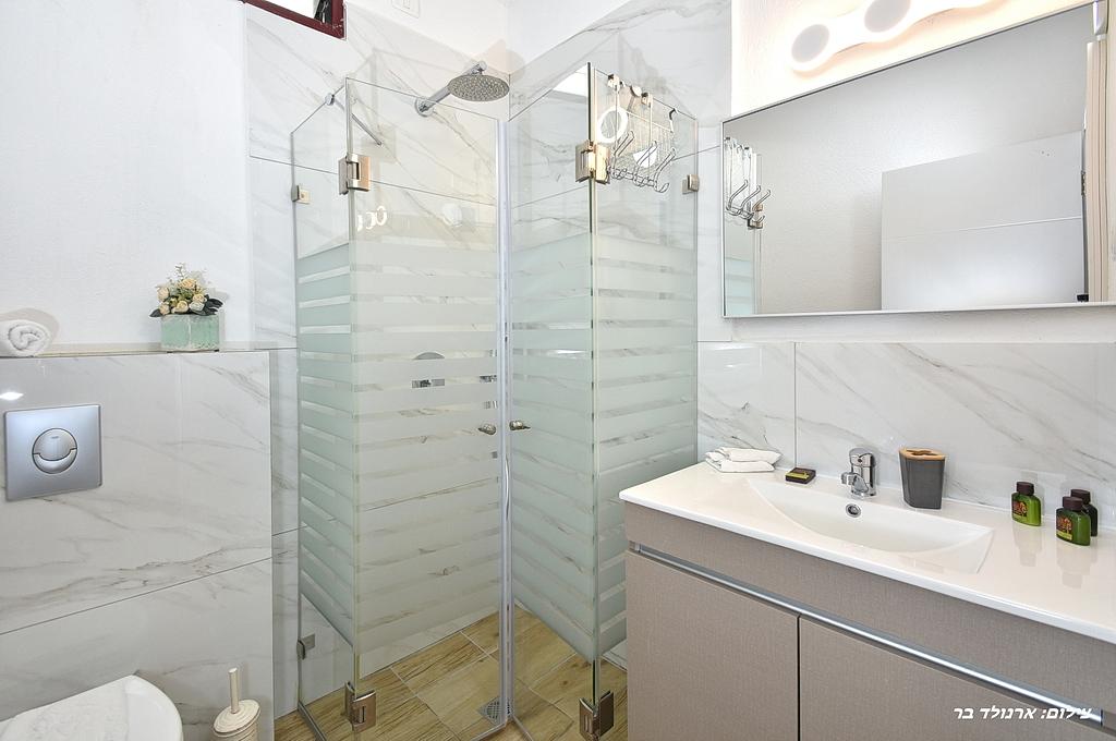 80766 מתחם פנימי, וילה קאסה אור המוריה, וילה  בעין יעקב וילות - Vila