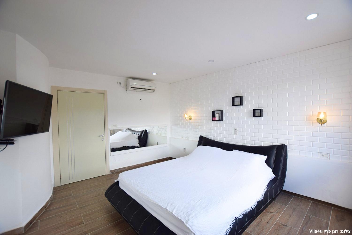 81843 מתחם פנימי, קאסה דרים בוטיק, וילה  בכפר ורדים וילות - Vila