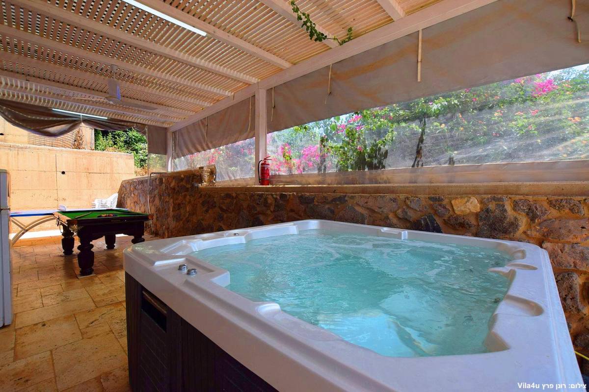 83377 גלריית חוץ, וילה מול כנרת וארבל, וילה  במגדל וילות - Vila