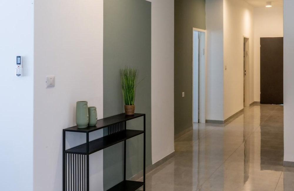 83926 גלריית פנים, אחוזת עומרי, וילה  בצוריאל וילות - Vila