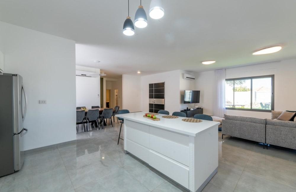 83944 גלריית פנים, אחוזת עומרי, וילה  בצוריאל וילות - Vila