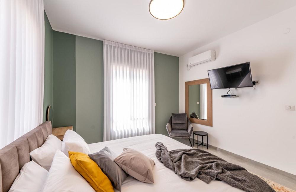 83947 גלריית פנים, אחוזת עומרי, וילה  בצוריאל וילות - Vila