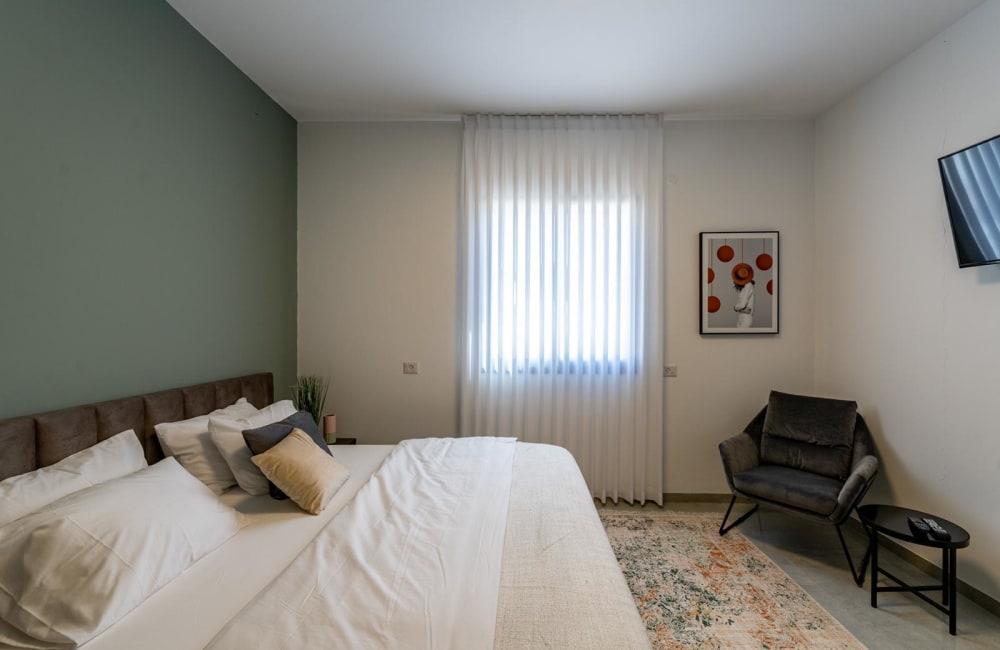 83948 גלריית פנים, אחוזת עומרי, וילה  בצוריאל וילות - Vila