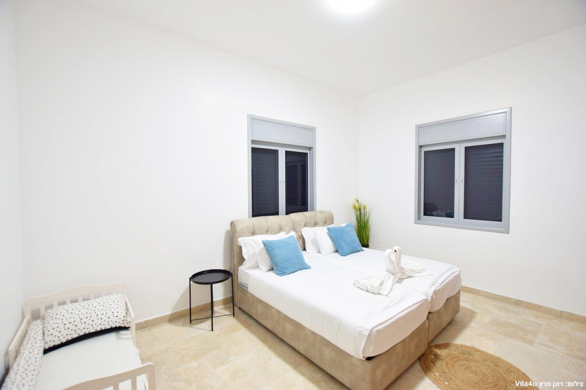 84598 המתחם הפנימי, אחוזת אפיקי מים, וילה  בתירוש וילות - Vila