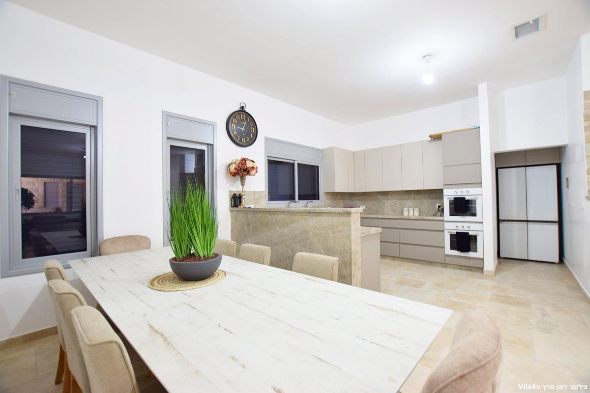 84601 המתחם הפנימי, אחוזת אפיקי מים, וילה  בתירוש וילות - Vila