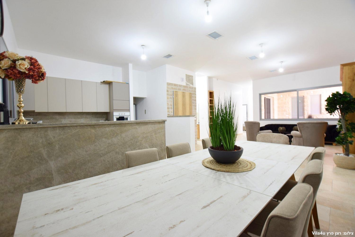 84602 המתחם הפנימי, אחוזת אפיקי מים, וילה  בתירוש וילות - Vila