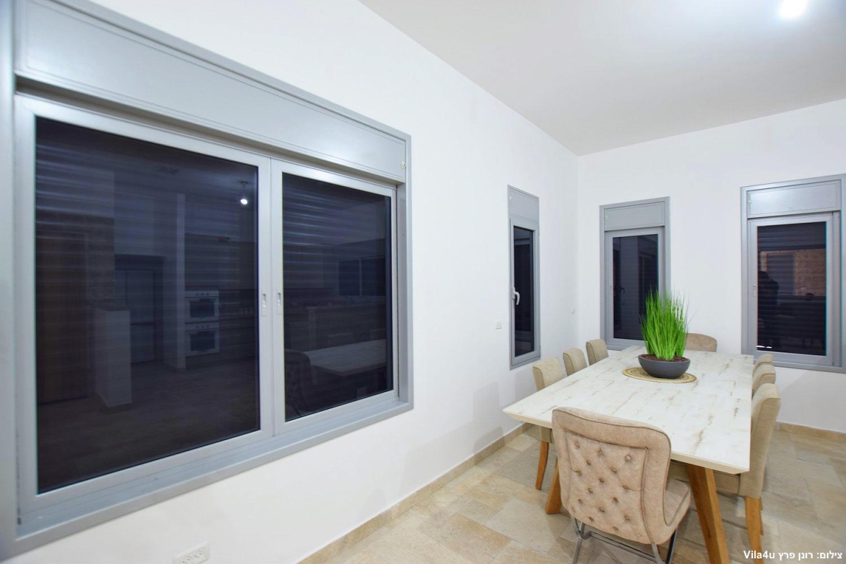 84608 המתחם הפנימי, אחוזת אפיקי מים, וילה  בתירוש וילות - Vila