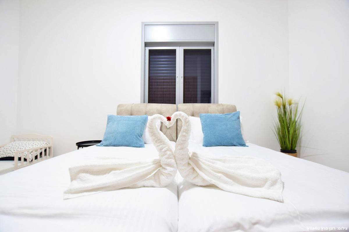 84614 המתחם הפנימי, אחוזת אפיקי מים, וילה  בתירוש וילות - Vila