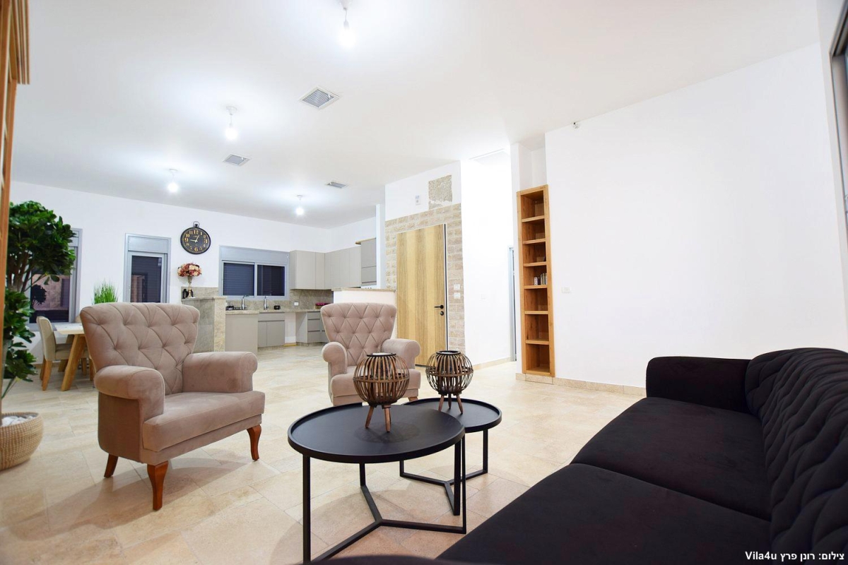 84617 המתחם הפנימי, אחוזת אפיקי מים, וילה  בתירוש וילות - Vila