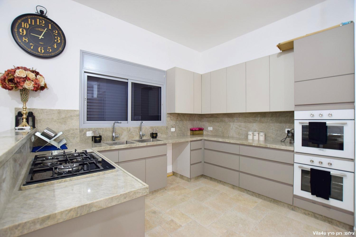 84621 המתחם הפנימי, אחוזת אפיקי מים, וילה  בתירוש וילות - Vila