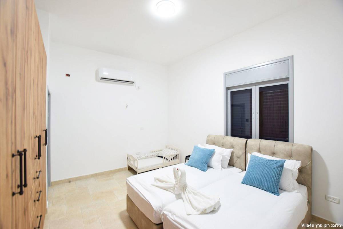 84622 המתחם הפנימי, אחוזת אפיקי מים, וילה  בתירוש וילות - Vila