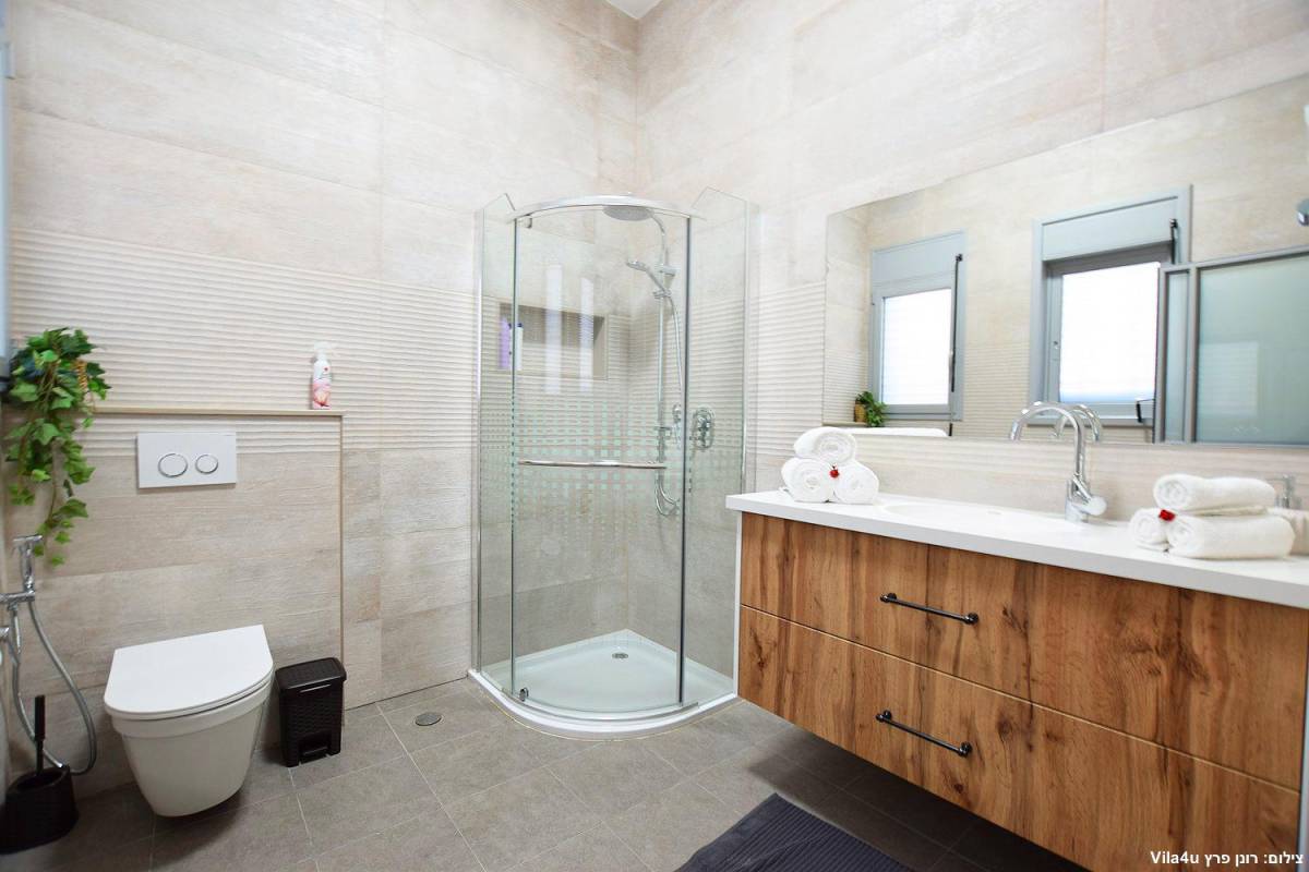 84623 המתחם הפנימי, אחוזת אפיקי מים, וילה  בתירוש וילות - Vila