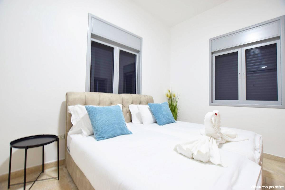 84626 המתחם הפנימי, אחוזת אפיקי מים, וילה  בתירוש וילות - Vila