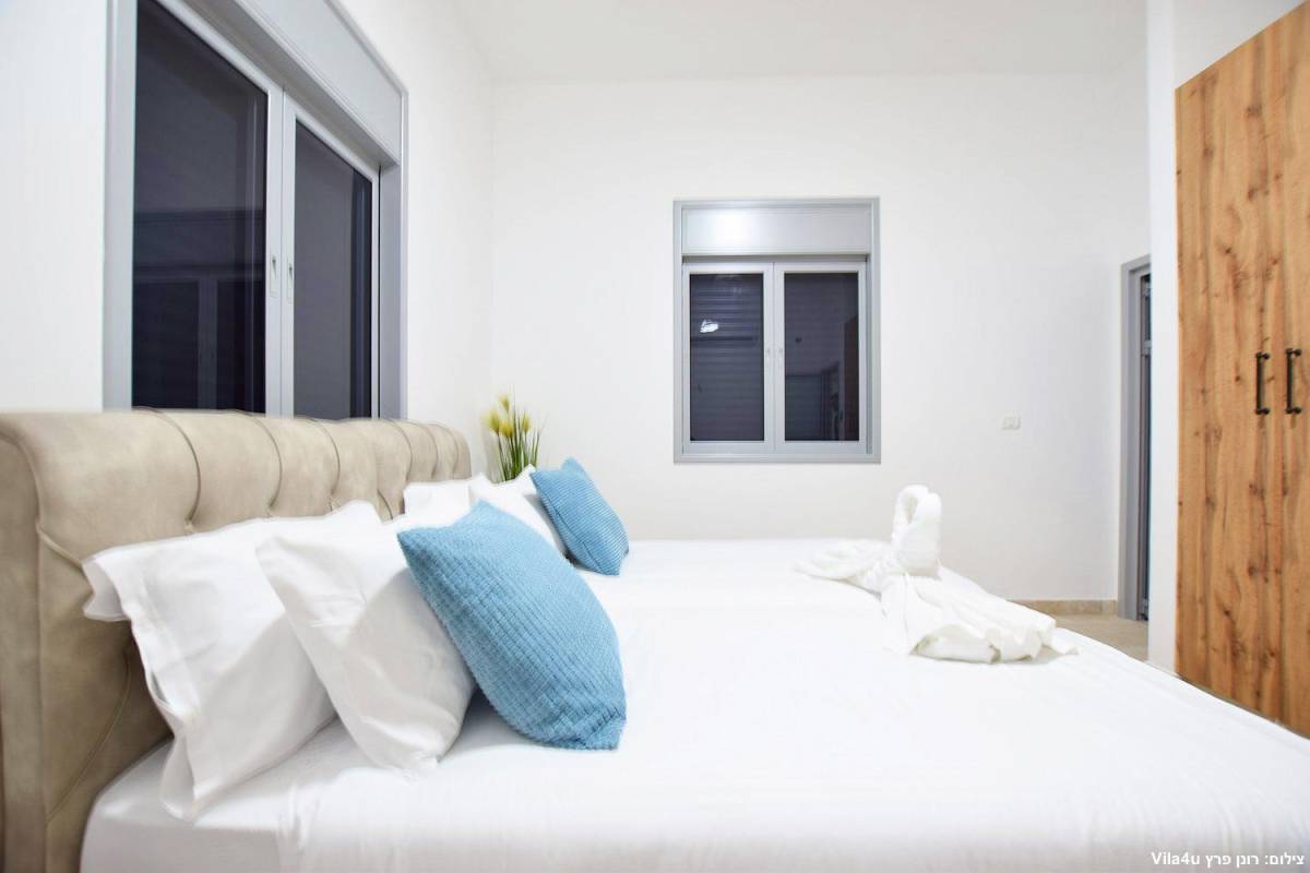 84637 המתחם הפנימי, אחוזת אפיקי מים, וילה  בתירוש וילות - Vila