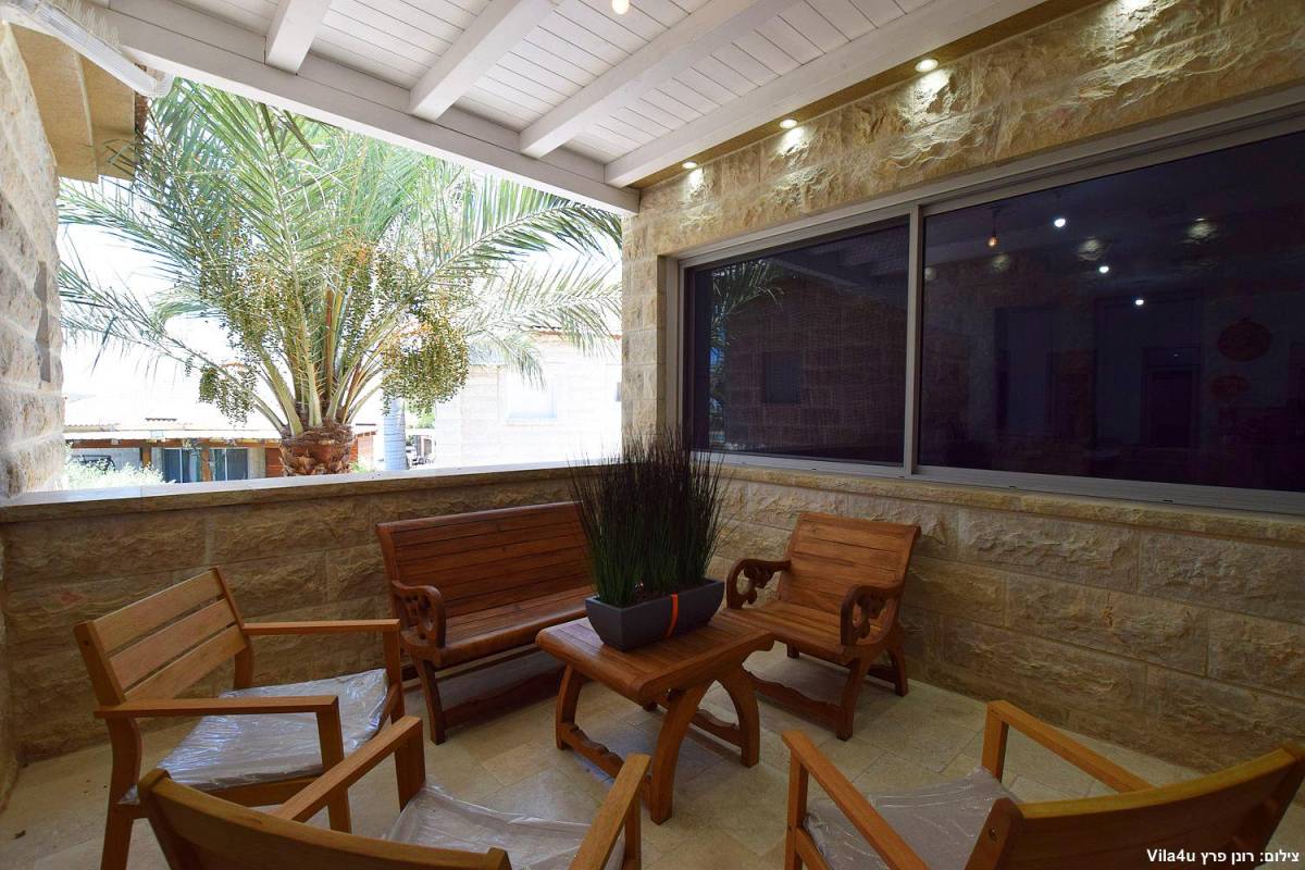 84647 המתחם החיצוני, אחוזת אפיקי מים, וילה  בתירוש וילות - Vila