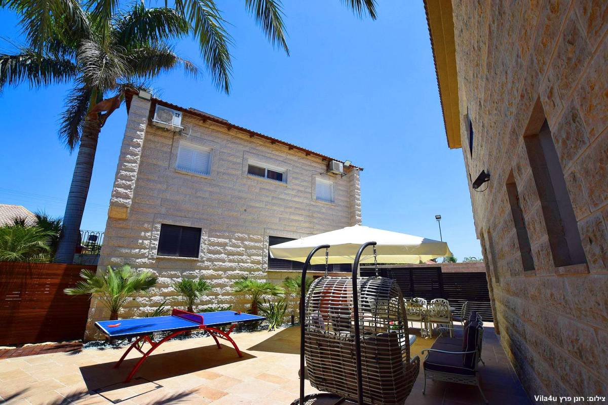 84671 המתחם החיצוני, אחוזת אפיקי מים, וילה  בתירוש וילות - Vila