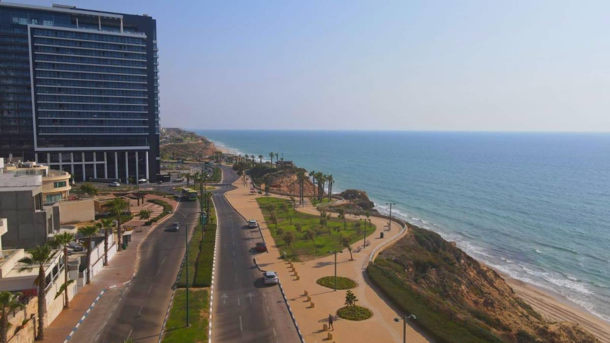 85293 המתחם החיצוני, וילה רויאל מול הים, וילה  בנתניה וילות - Vila