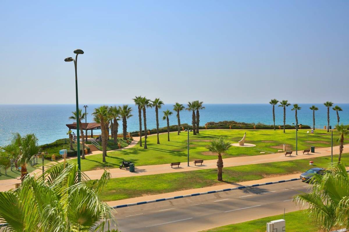 85295 המתחם החיצוני, וילה רויאל מול הים, וילה  בנתניה וילות - Vila