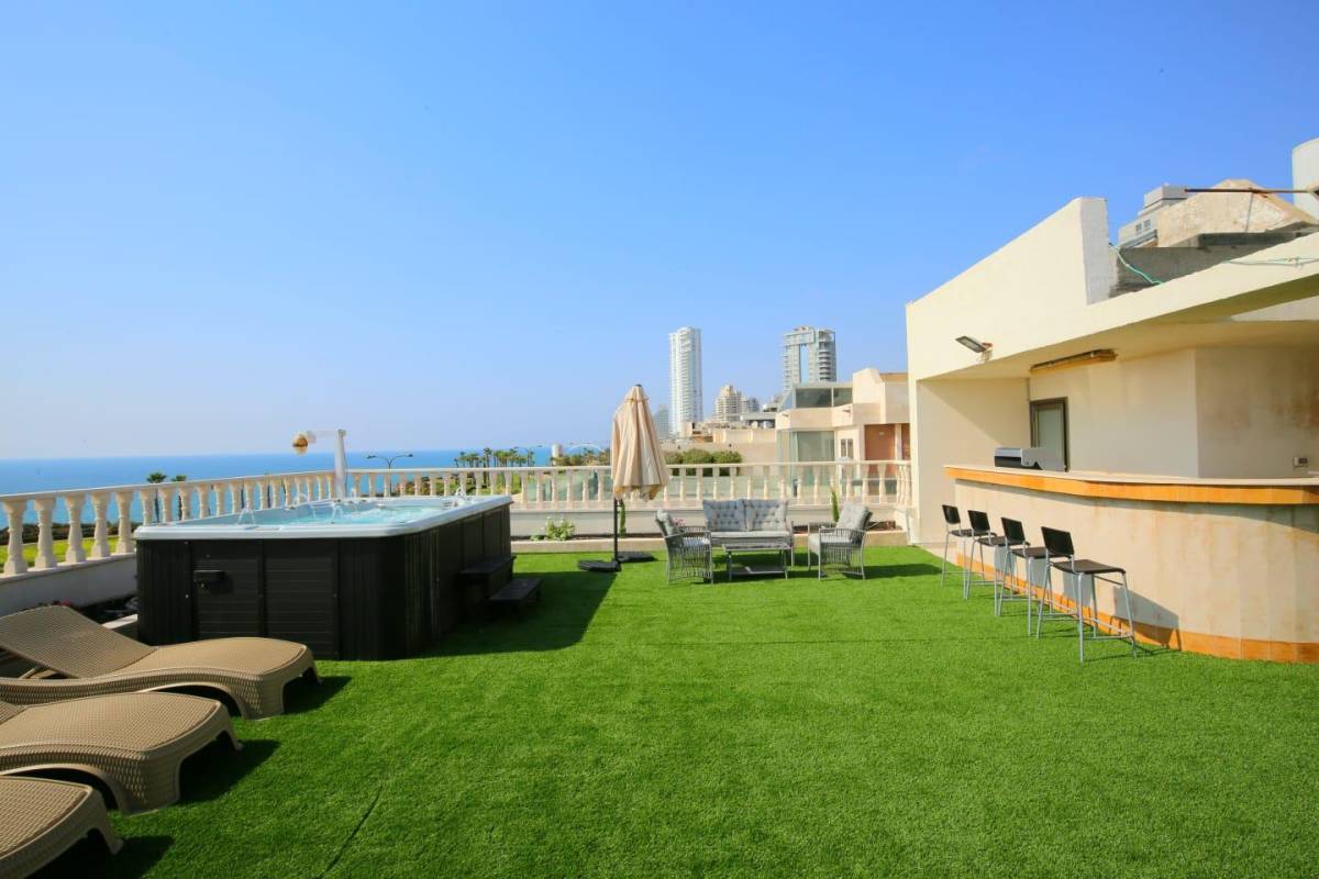 85300 המתחם החיצוני, וילה רויאל מול הים, וילה  בנתניה וילות - Vila