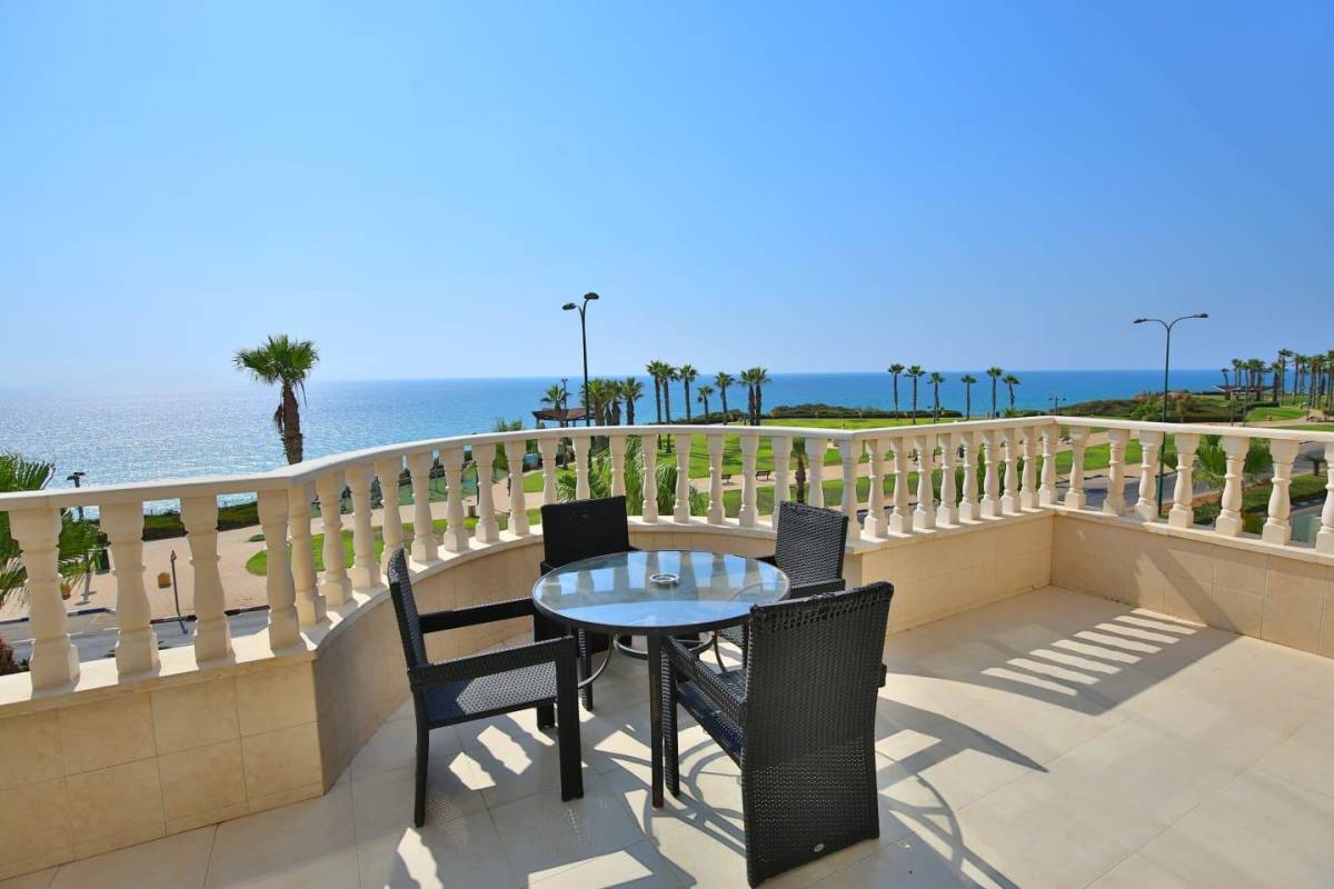 85308 המתחם החיצוני, וילה רויאל מול הים, וילה  בנתניה וילות - Vila