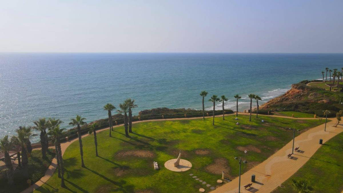 85314 המתחם החיצוני, וילה רויאל מול הים, וילה  בנתניה וילות - Vila