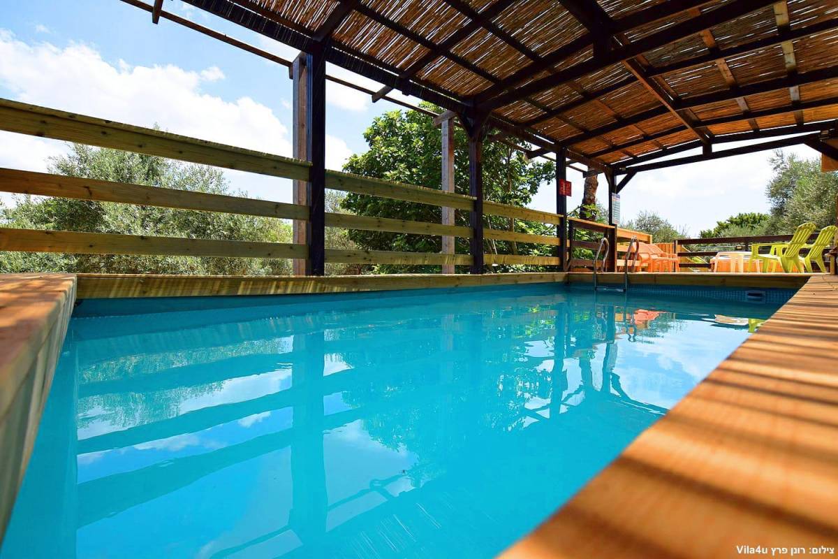 86816 המתחם החיצוני, וילה נסיכת הכנרת, וילה  בכפר זיתים וילות - Vila