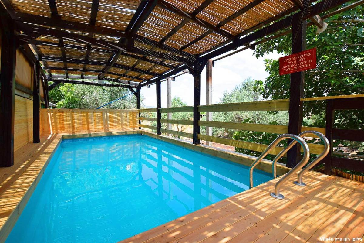 86817 המתחם החיצוני, וילה נסיכת הכנרת, וילה  בכפר זיתים וילות - Vila