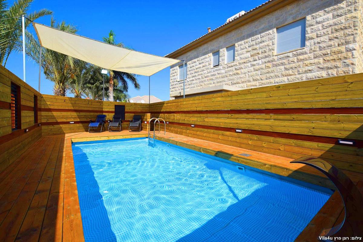 87489 המתחם החיצוני, אחוזת אפיקי מים, וילה  בתירוש וילות - Vila