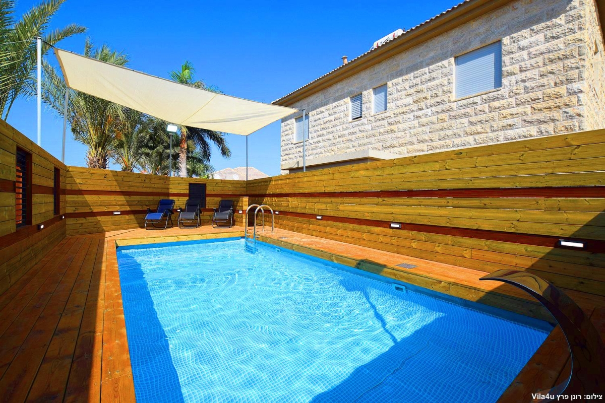 87491 המתחם החיצוני, אחוזת אפיקי מים, וילה  בתירוש וילות - Vila