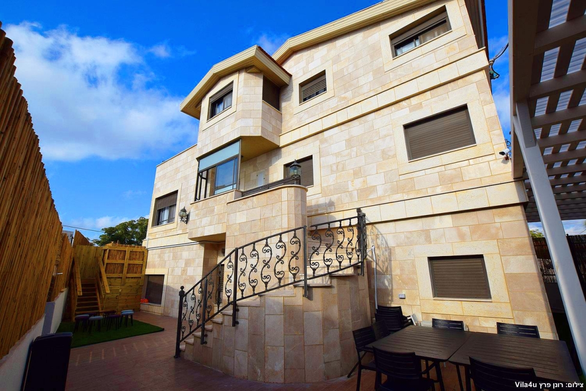 88834 המתחם החיצוני, אחוזת הים, וילה  בנהריה וילות - Vila