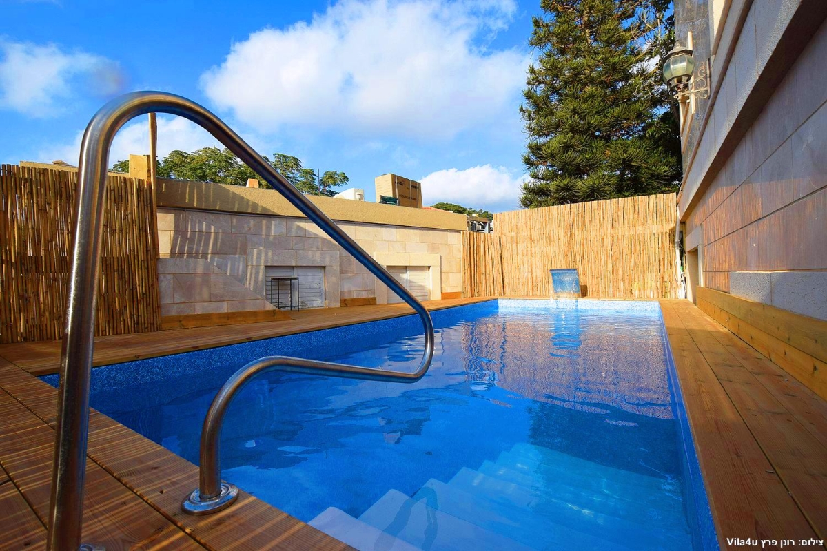 88844 המתחם החיצוני, אחוזת הים, וילה  בנהריה וילות - Vila