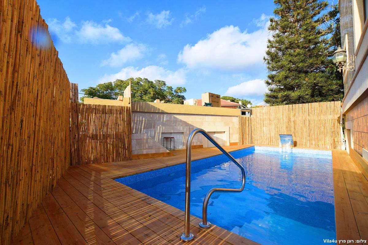 88852 המתחם החיצוני, אחוזת הים, וילה  בנהריה וילות - Vila