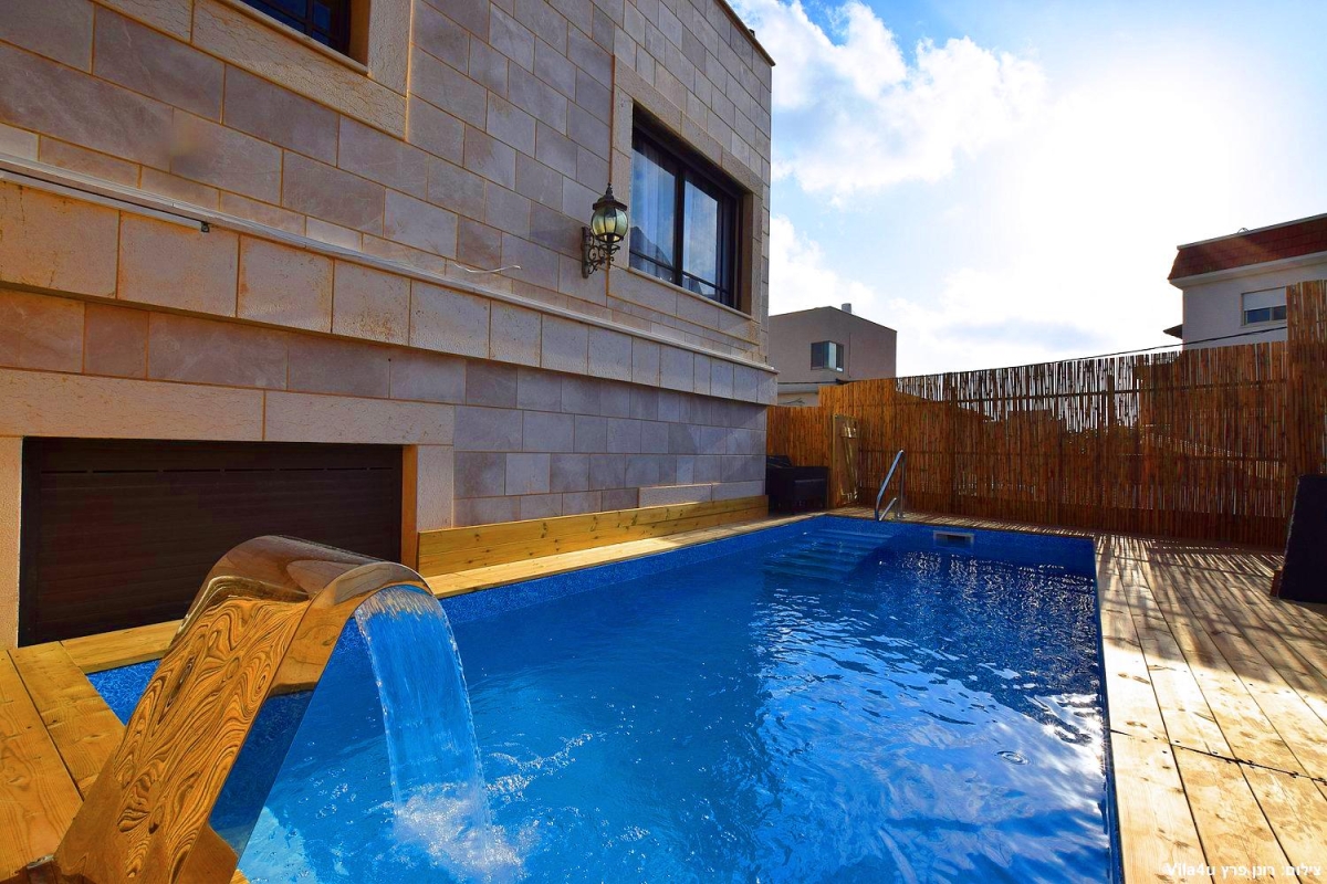 88867 המתחם החיצוני, אחוזת הים, וילה  בנהריה וילות - Vila