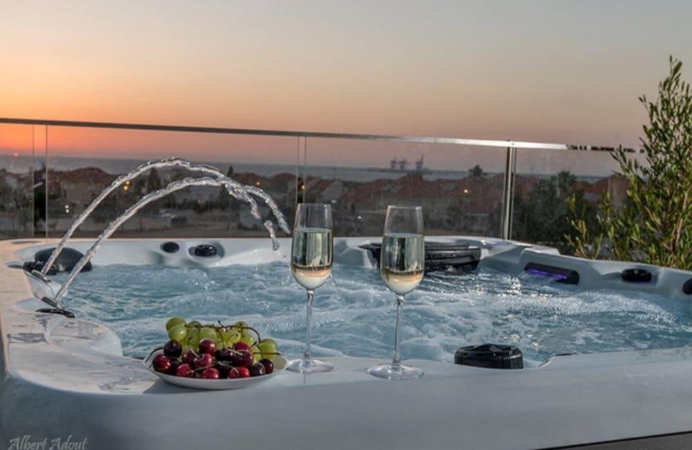 גקוזי המתחם החיצוני, ארכיטקט ביץ' האוס, וילה  בחדרה וילות - Vila