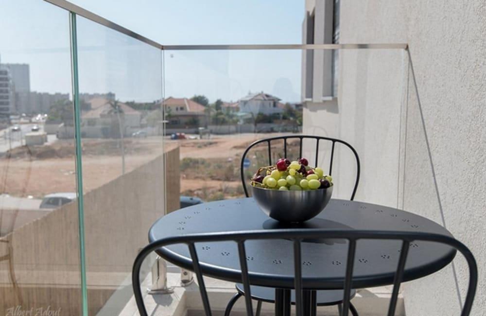 מרפסת המתחם החיצוני, ארכיטקט ביץ' האוס, וילה  בחדרה וילות - Vila