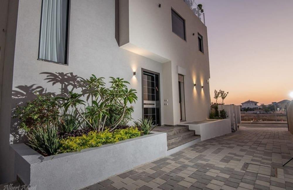 וילה המתחם החיצוני, ארכיטקט ביץ' האוס, וילה  בחדרה וילות - Vila