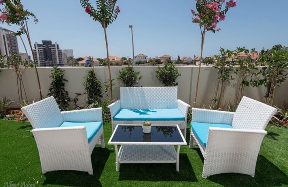 חצר המתחם החיצוני, ארכיטקט ביץ' האוס, וילה  בחדרה וילות - Vila