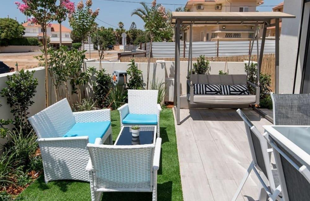 מרפסת המתחם החיצוני, ארכיטקט ביץ' האוס, וילה  בחדרה וילות - Vila