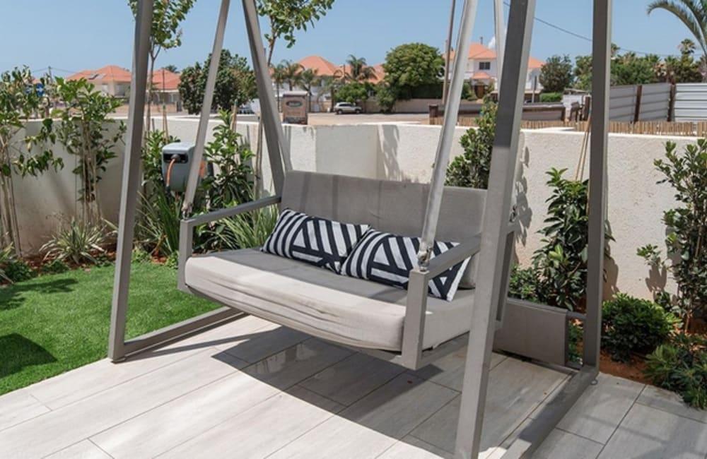 חצר המתחם החיצוני, ארכיטקט ביץ' האוס, וילה  בחדרה וילות - Vila