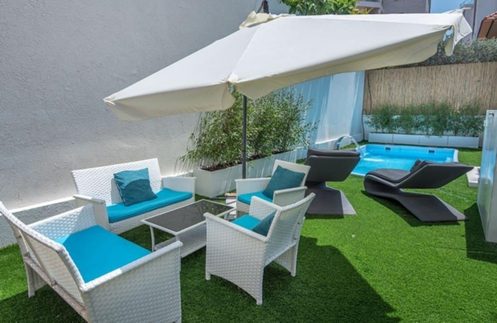 חצר המתחם החיצוני, ארכיטקט ביץ' האוס, וילה  בחדרה וילות - Vila