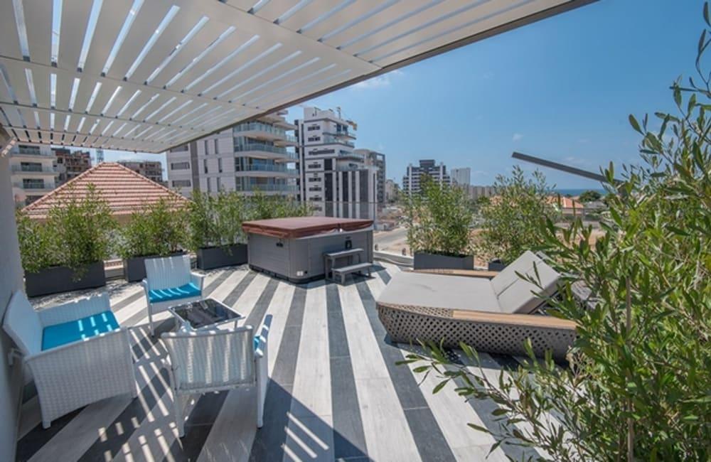 מרפסת גג המתחם החיצוני, ארכיטקט ביץ' האוס, וילה  בחדרה וילות - Vila