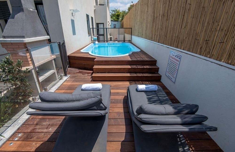 בריכה המתחם החיצוני, ארכיטקט ביץ' האוס, וילה  בחדרה וילות - Vila