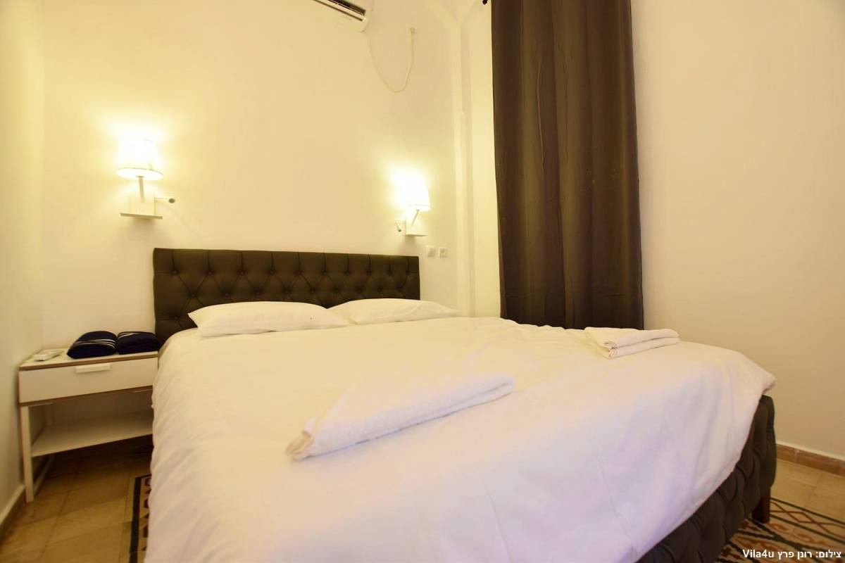 90866 גלריית הסוויטות, אחוזת פאלמס בוטיק, וילה  בטבריה וילות - Vila