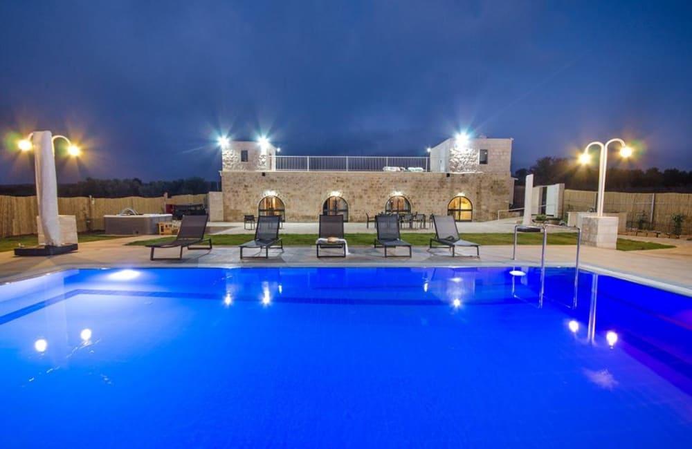 93036 המתחם החיצוני, וילה אחוזת אלון וזית, וילה  בנווה זיו וילות - Vila