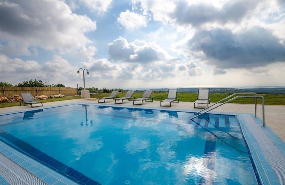 93038 המתחם החיצוני, וילה אחוזת אלון וזית, וילה  בנווה זיו וילות - Vila