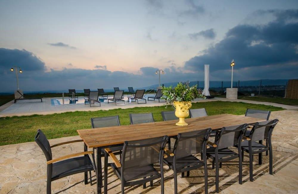 93050 המתחם החיצוני, וילה אחוזת אלון וזית, וילה  בנווה זיו וילות - Vila