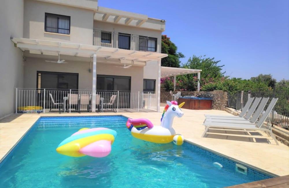 96883 גלריית חוץ, וילה מול כנרת וארבל, וילה  במגדל וילות - Vila