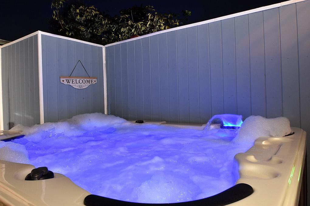 98215 המתחם החיצוני, אצולת אירופה - ספסופה, וילה  בספסופה וילות - Vila