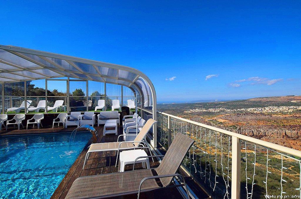 99237 המתחם בחורף, וילה הורייזן, וילה  בירכא וילות - Vila