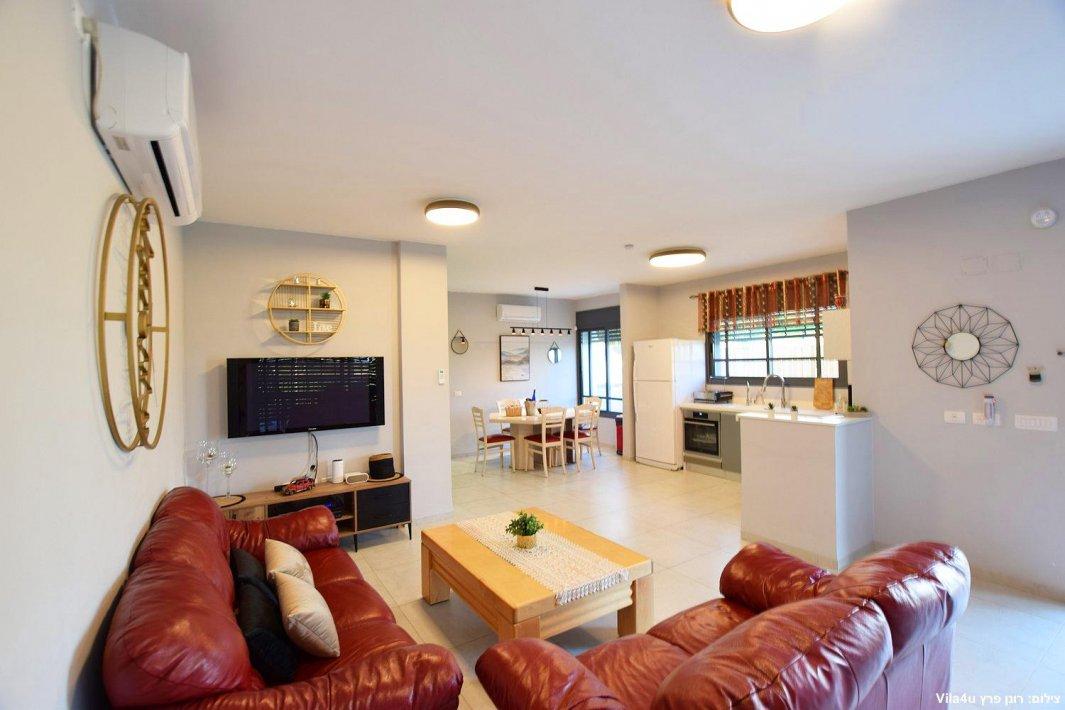 100402 גלריה כללית, אחוזת אגם כנרת, וילה  במגדל וילות - Vila